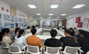 马克思主义学院2025级思想政治教育（师范）班依托一站式学生社区开展心理健康教育主题班会